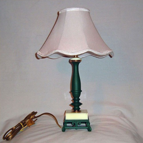 Green table lamp with agate